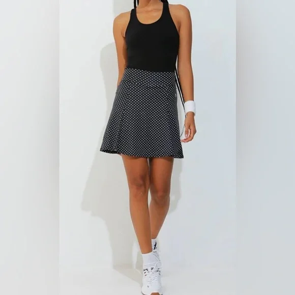 NWOT dona jo women’s ultimate skirt/skort,black polka dot color,size 3 XL